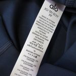 Alo Yoga NWT 7/8 High-Waist Airlift Legging in Navy Blue Stretch Workout XS Photo 4