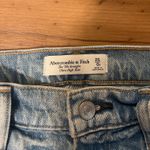 Abercrombie & Fitch Abercrombie 90s Ultra High-Rise Straight Photo 3