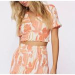 O'Neill ✨HP✨Naomi Floral Crop Top
✨ Photo 1