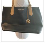 Michael Kors  Kimberly Bag Leather Black Photo 2
