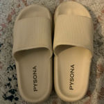 Amazon Cream slides  Photo 0