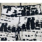 Alo Yoga Capri Airbrush Leggings Photo 9