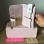 Michael Kors Set Photo 5