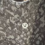 Lululemon  crop work out top Photo 2