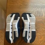 on cloud  Shoes Photo 3