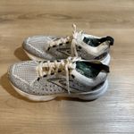 Brooks  Glycerin 20 Women Running Size 9  Gray White Lace Up Sneakers Comfort Photo 8