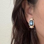 Vintage Unsigned Gold Tone Deep Teal Blue Emerald Cut Rhinestone Clip Earrings Photo 1