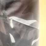 Athleta ‎ Camo Contender Hybrid Powerlift Women's Leggings Size Small Activewear Photo 4