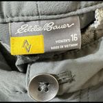 Eddie Bauer Womens Travex capris Grey Nylon‎ Zipper Cargo Pocket Photo 3