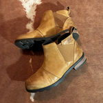 Sorel Women's  boots waterproof  size 6 No major flaws  Photo 0