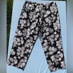 Allison Taylor  Capri Crop Pants 100%‎ Silk Black White Floral Print Side Zip 14 Photo 5
