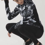 Lululemon  Scuba Hoodie III in Static Mist White Black, Sz 6 Photo 0