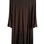 Chic Black V Photo 1