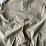 HeyNuts Essential Yoga 7/8 leggings 25” length tan neutral beige size small Photo 8