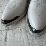 Steve Madden Greyson NWOT size 6 Cream Leather Western Ankle Boots Cowgirl Photo 3