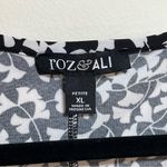 Roz & Ali  | Petite Short Sleeve Leaf Print Peplum Tunic Length Blouse | PXL Photo 4