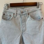 Levi's Women's Light Blue Denim 501 High-Rise Mid-Thigh Jean Shorts Size 24 Photo 2