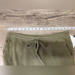 Beyond Yoga  Weekend Sweatpant in Olive Size Medium NWT Photo 4