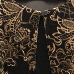 Briggs New York  Petite textured floral velour woman’s top‎ size PM Photo 3