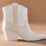 Dolce Vita Boots Nashe Off White Pearl Heeled Western Booties Size 10 Photo 3