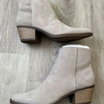 BP  WALLIS-FAB WOMEN NORDSTROM GREY TAUPE BOOTIES 6M‎ Photo 0