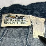Northern Reflections ā
(Vintage) High-Waisted Blue Jeans w/ Floral Pockets ā
Photo 4