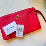 Coach  Wristlet Photo 1