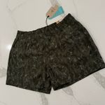 prAna NWT Halle E-Waist Short II 5” Inseam Women’s 12 Dark Green Camo Pockets Photo 1