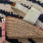 Tommy Bahama 🆕  Muted Sage Gold Sakura Ankle Strap Wedge Sandals Size 9.5M Photo 6