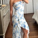 White with blue flower dress Photo 0