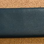 Coach EUC Women's Blue Cross grain Leather Wallet Zip Around Accordion Photo 1