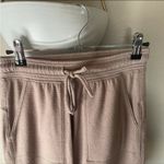 Alo Yoga  joggers Photo 1