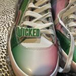 WICKED Top Sneaker Pink Green Women's Sz8.5 ELPHABA GLINDA Size 8.5 Photo 1