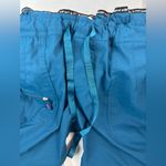 Koi Lite M Super Cute Turquoise Scrub 2 Photo 6