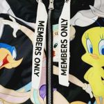 Members Only  looney tunes windbreaker size small Photo 2