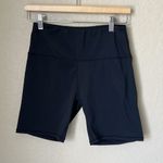 Varley  black biker shorts Photo 3