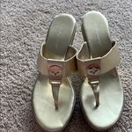 BCBGeneration Gold wedges Photo 1