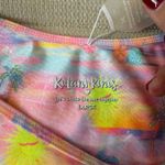 Kulani Kinis  Photo 1