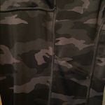 Athleta  ultimate camo 7/8 stash pocket sz L Photo 3