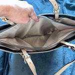 Michael Kors Michael Monogrammed Shiny Gold Medium-sized Shoulder Bag Photo 5