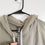 Vuori  Laguna Hoodie in Laurel Green Photo 2