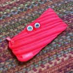 HOT PINK ZIP IT EYE POUCH Photo 0