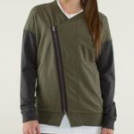 Lululemon Mula Bundle Wrap
Heathered Fatigue Green / Heathered Dark Grey Photo 0