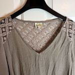Anthro Fig and Flower Womens Boho Peasant Flowy Top Size Large Embroidered Tan Photo 2