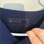 FIGS  scrub top Photo 2