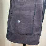 Lululemon  Run For Gold Long Sleeve Black Striped Shirt Women’s Sz 10 Photo 6
