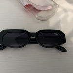 Quay  black sunglasses  Photo 1