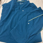 Fabletics  Scrubs Set Photo 0