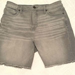 Simply Vera Women's Wang gray denim jean shorts - raw hem - size 12. Bermuda. Photo 0