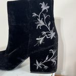 Kenneth Cole  New York Women's Renna Velvet Velour Heeled Ankle Boots Size 10 M Photo 2